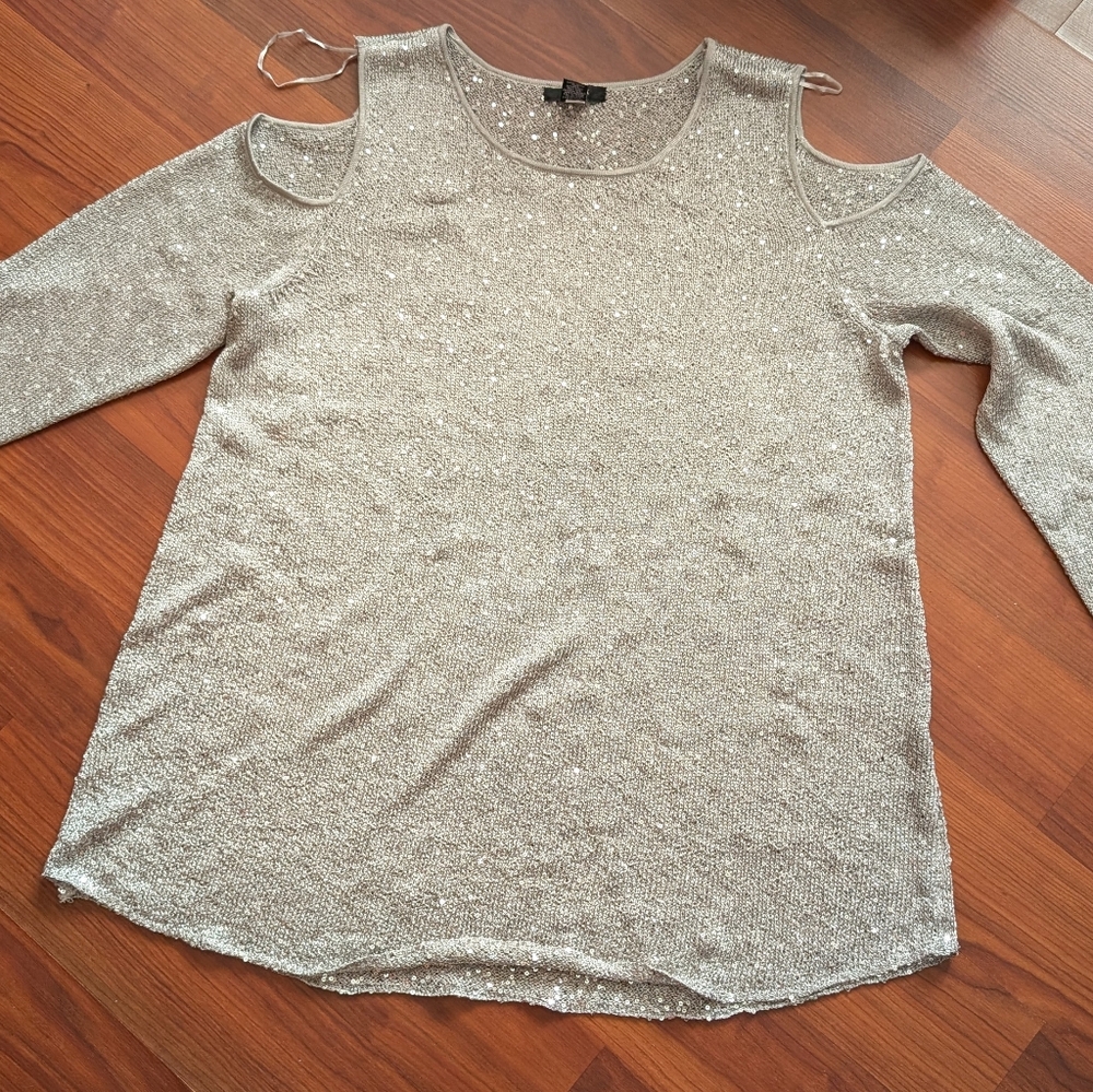 ALFANI Silver/Grey Sequin Cold-Shoulder Top/Sweater Sz XL GUC Hardly Worn